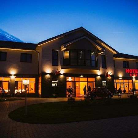 Hotel Art Cafe Накло-над-Нотецён Экстерьер фото
