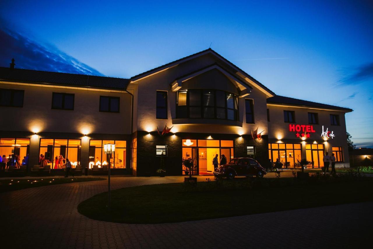 Hotel Art Cafe Накло-над-Нотецён Экстерьер фото